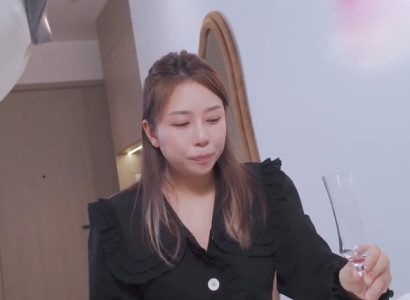 Cha dượng sung sướng cùng cô con gái riêng lồn hồng